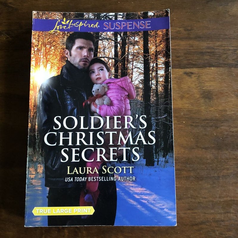 Soldier's Christmas Secrets  **Large Print**