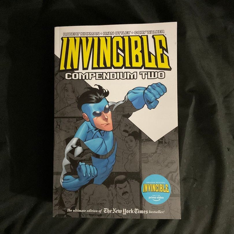 Invincible Volume 2 (New Edition) a book by Robert Kirkman, Ryan Ottley,  Cory Walker, et al.