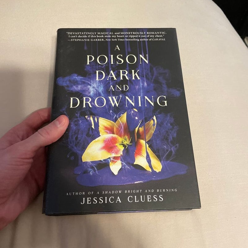 A Poison Dark and Drowning (Kingdom on Fire, Book Two)