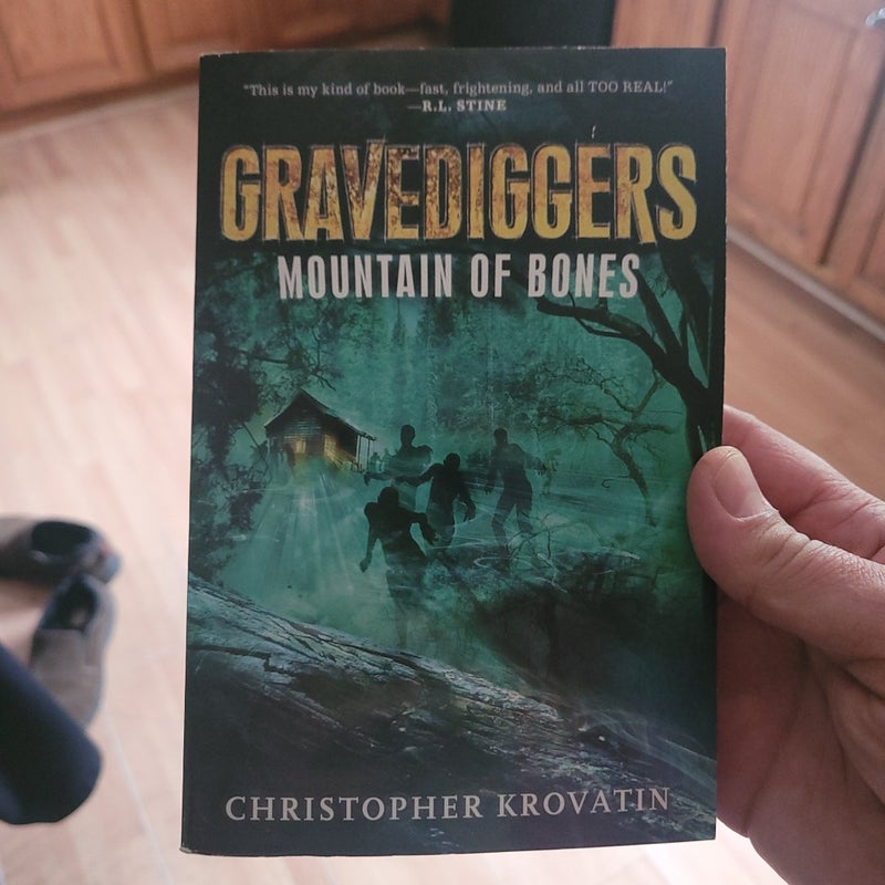 Gravediggers: Mountain of Bones