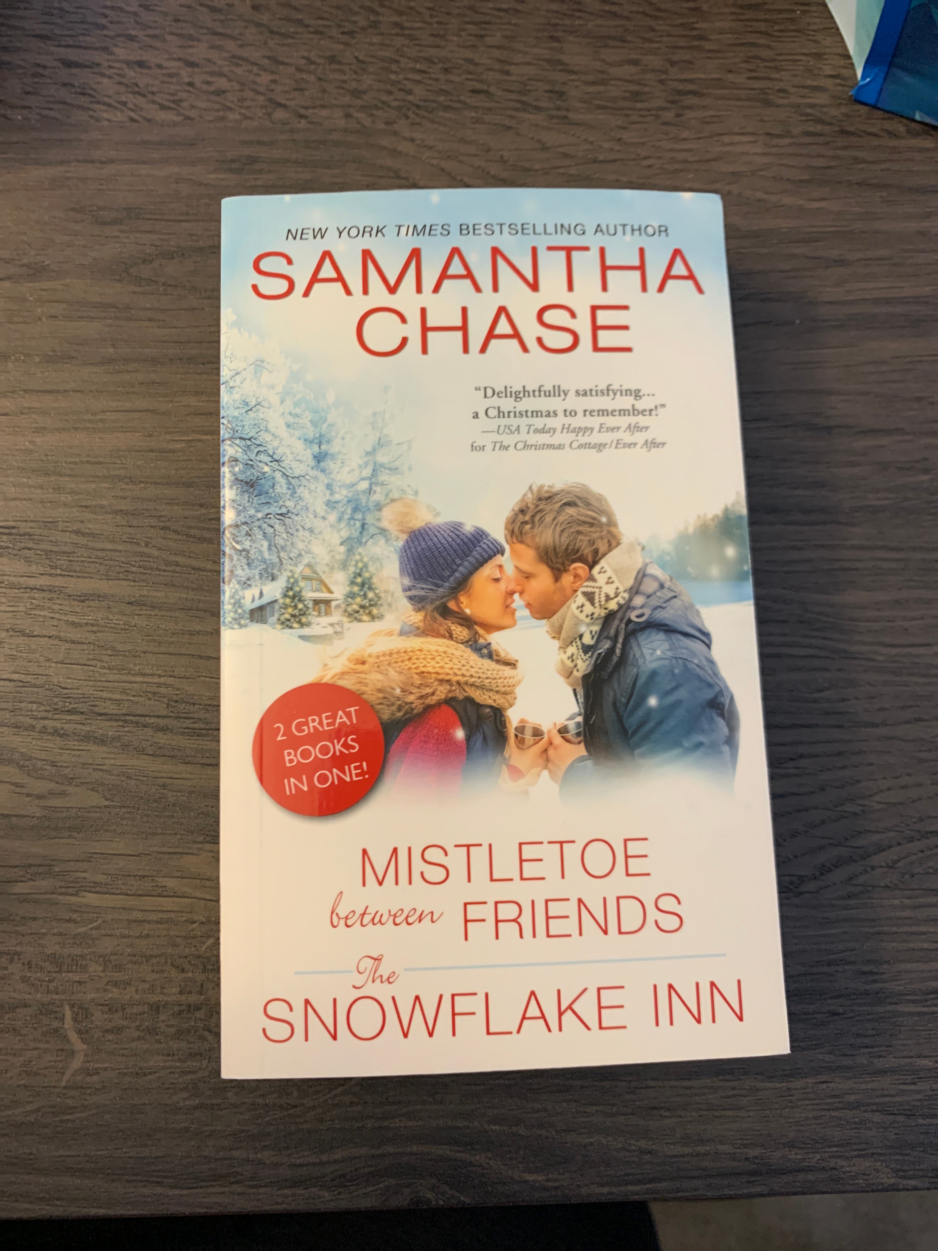 Mistletoe Between Friends / the Snowflake Inn