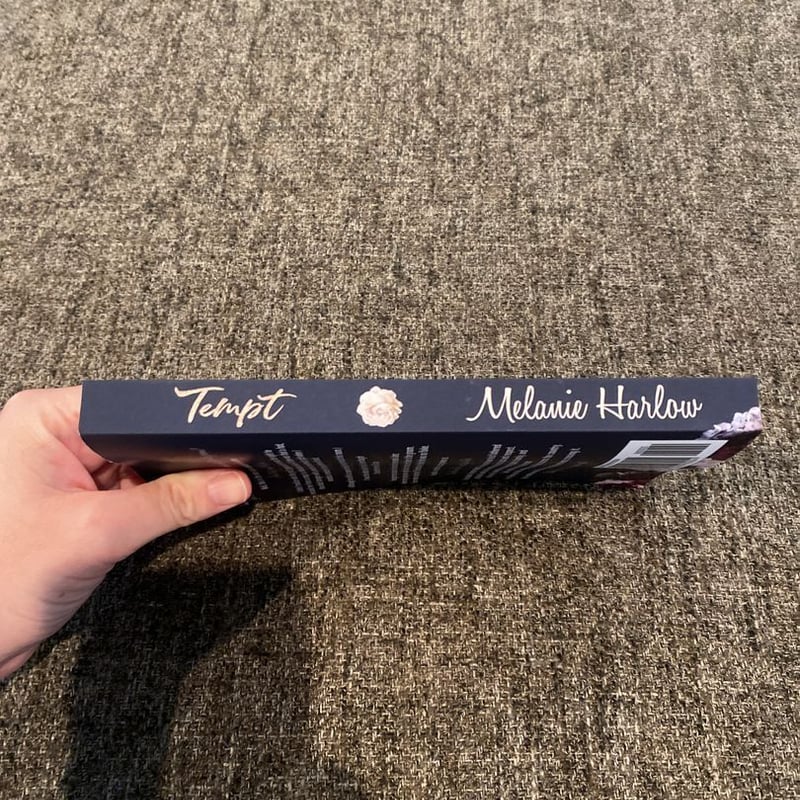 Tempt Special Edition Cover by Melanie Harlow, Paperback | Pangobooks