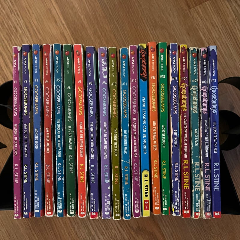 Lot of 20 Goosebump Books