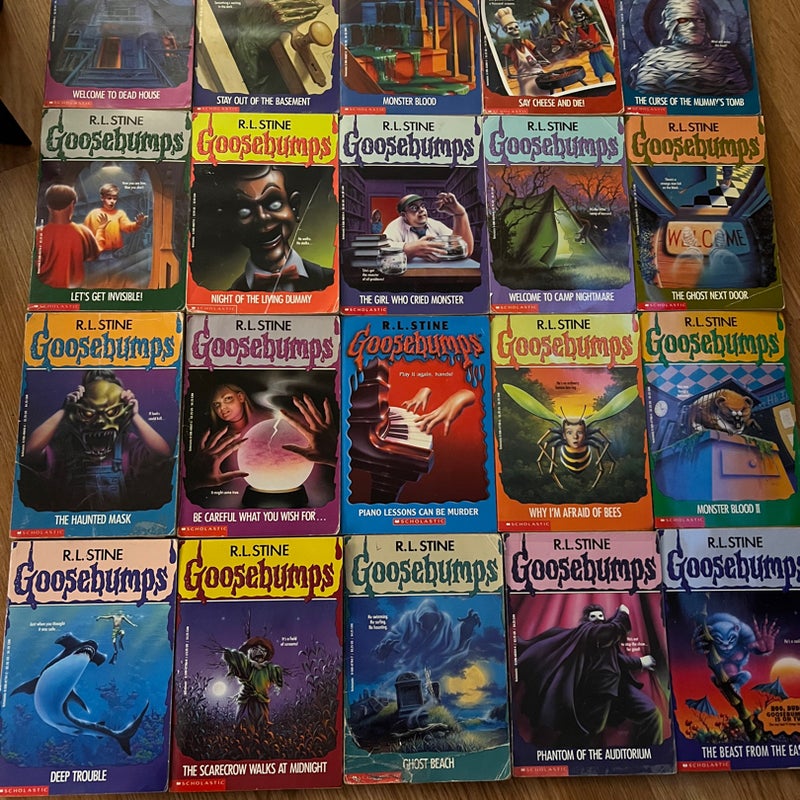 Lot of 20 Goosebump Books