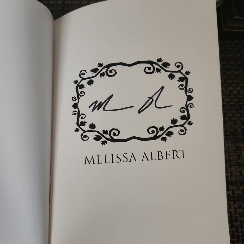 (SIGNED FAIRYLOOT)The Hazel Wood