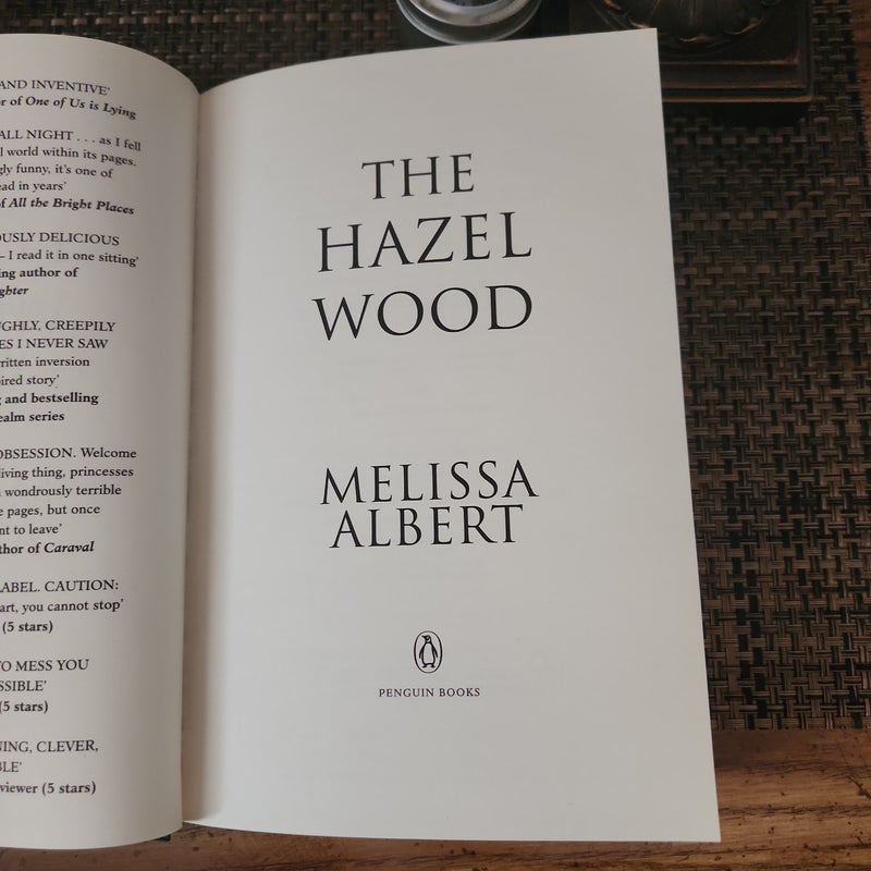 (SIGNED FAIRYLOOT)The Hazel Wood