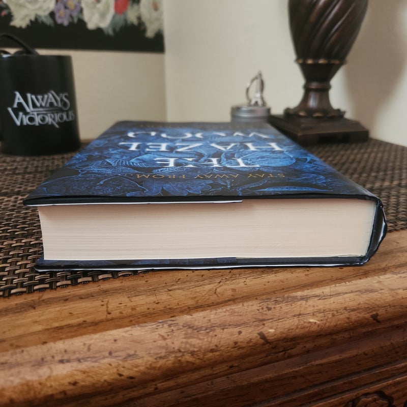 (SIGNED FAIRYLOOT)The Hazel Wood