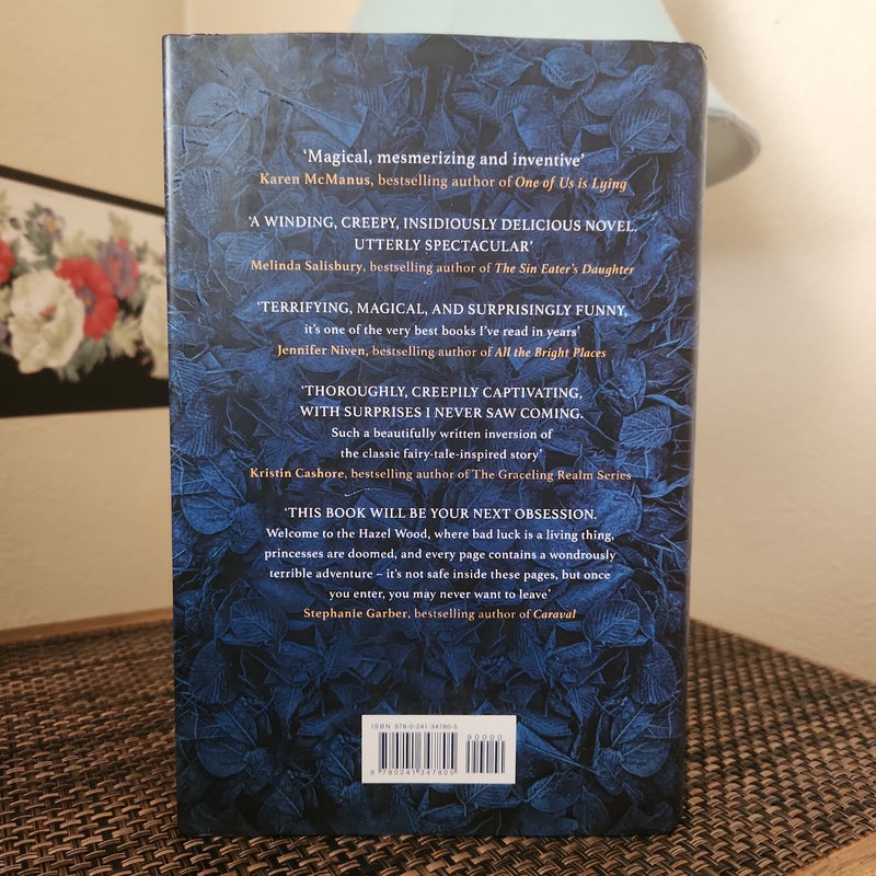 (SIGNED FAIRYLOOT)The Hazel Wood