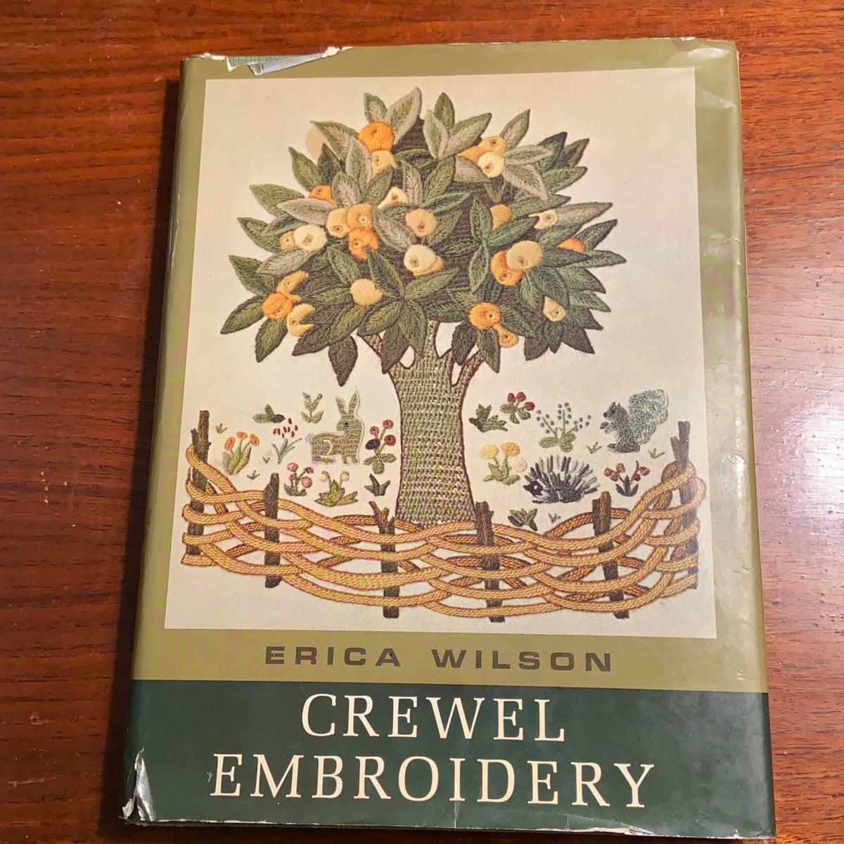 Crewel Embroidery by Erica Wilson, Paperback Pangobooks