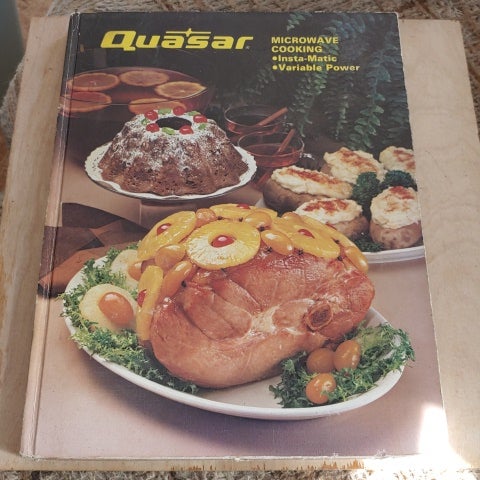 Quasar microwave cooking instamatic variable power 1983