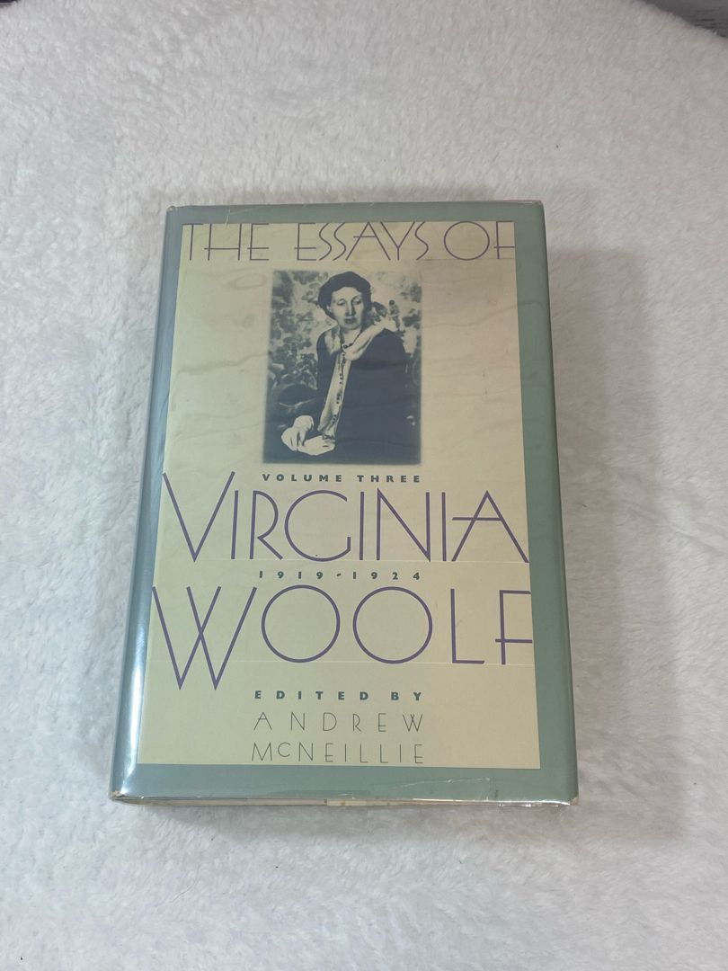 The Essays of Virginia Woolf