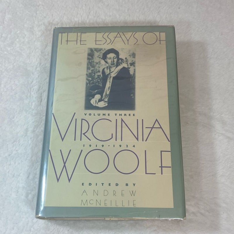 The Essays of Virginia Woolf