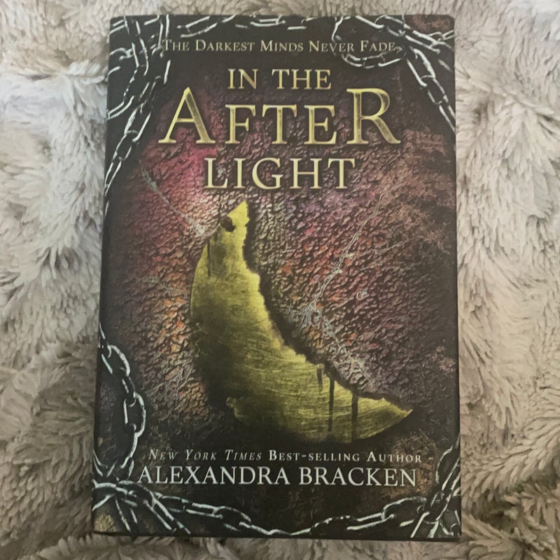 In the Afterlight (a Darkest Minds Novel, Book 3)