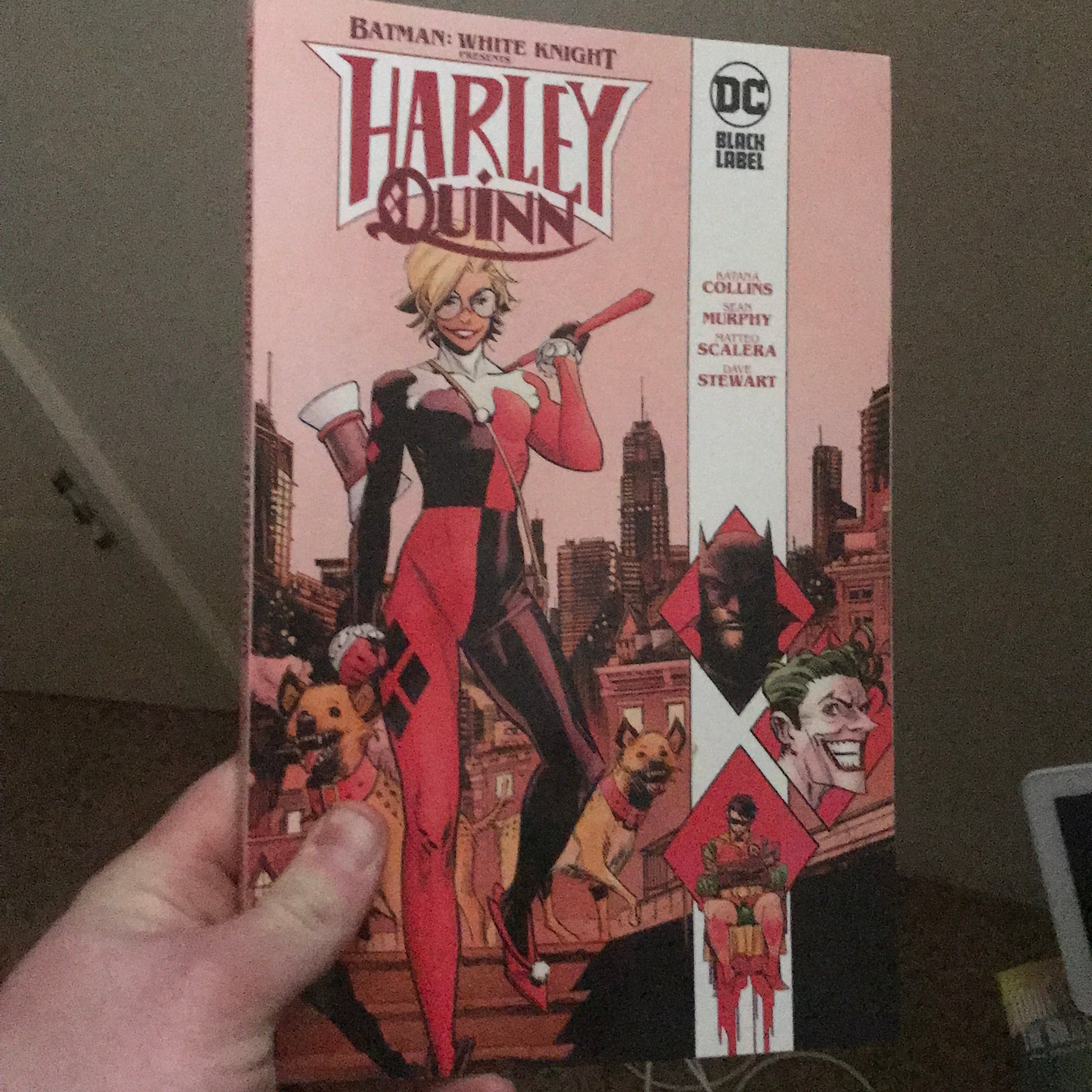 Batman: White Knight Presents: Harley Quinn