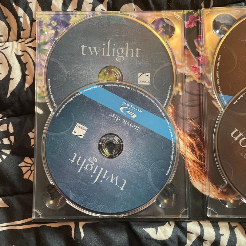  Twilight Forever: The Complete Saga [Blu-ray + Digital] :  Kristen Stewart, Robert Pattinson, Taylor Lautner: Movies & TV