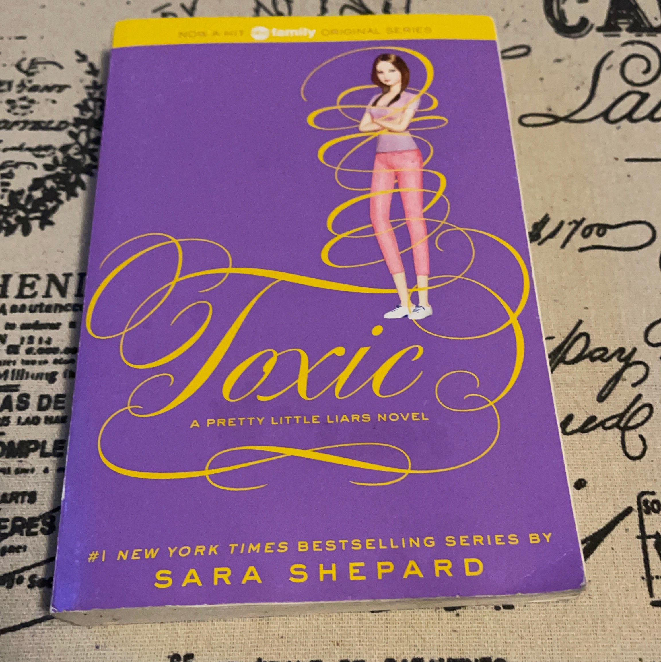 Pretty Little Liars #15: Toxic