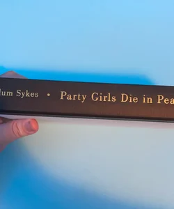 Party girls die in pearls