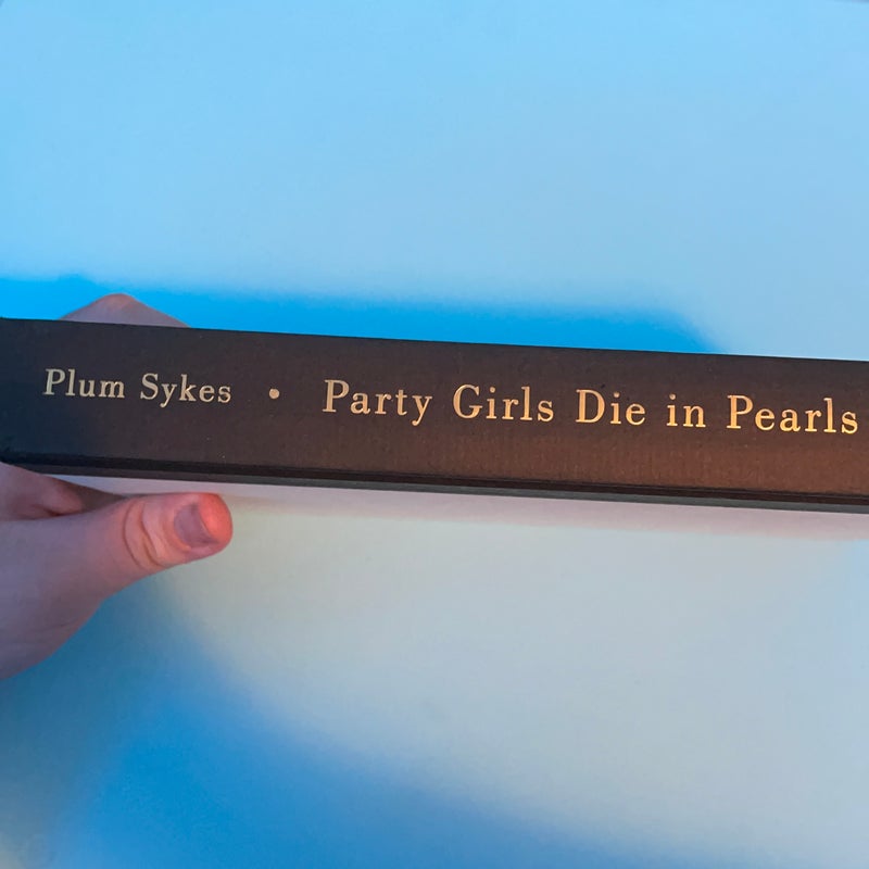 Party girls die in pearls