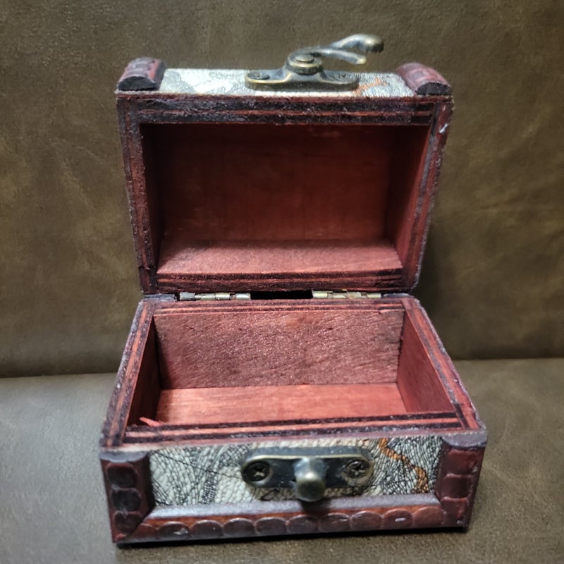Mini treasure chest
