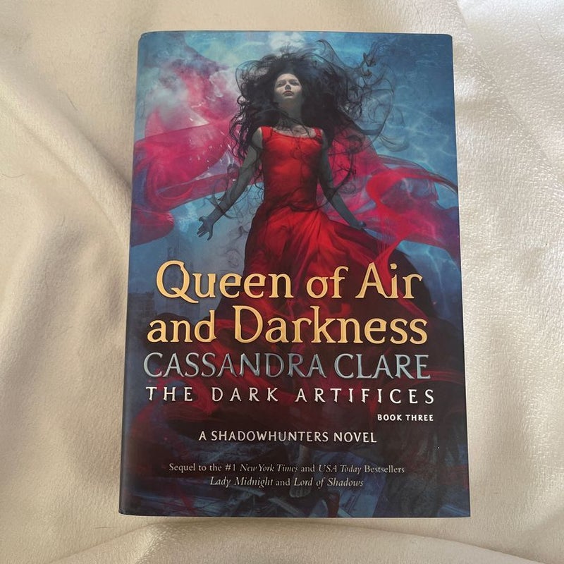 Queen of Air and Darkness + Alternate Dust Jacket