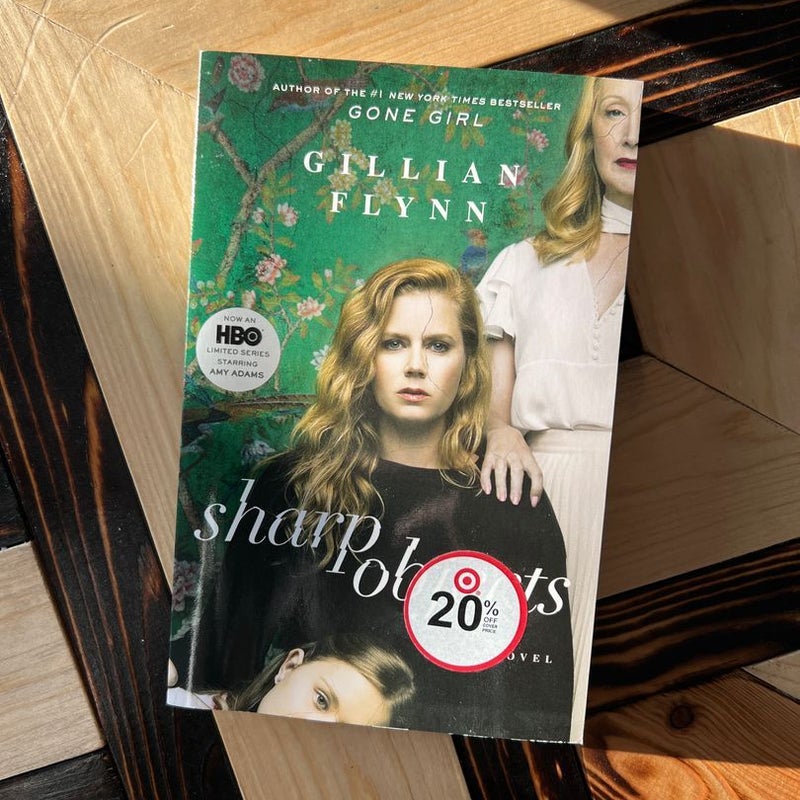 Sharp Objects (Movie Tie-In)