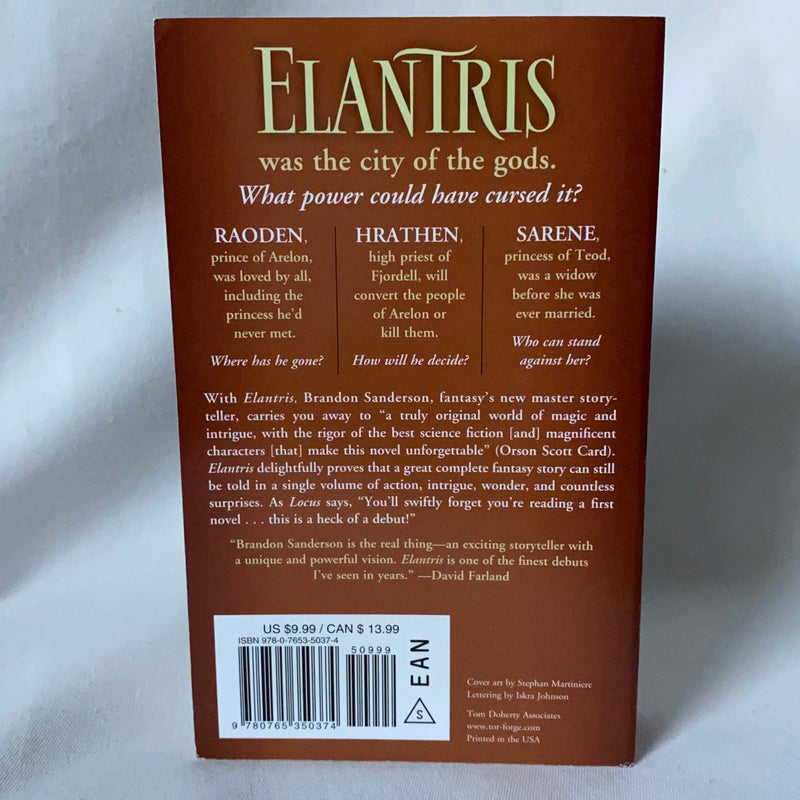 Livro Elantris - Sanderson Brandon (papel)