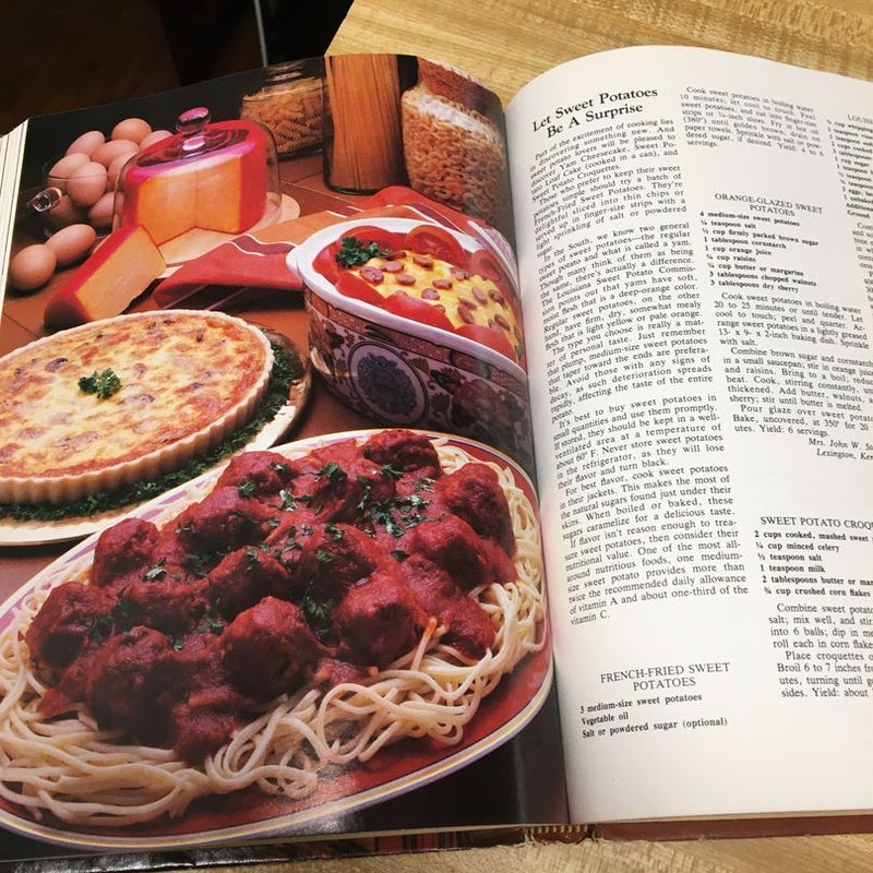 Southern Living Annual Recipes, 1981