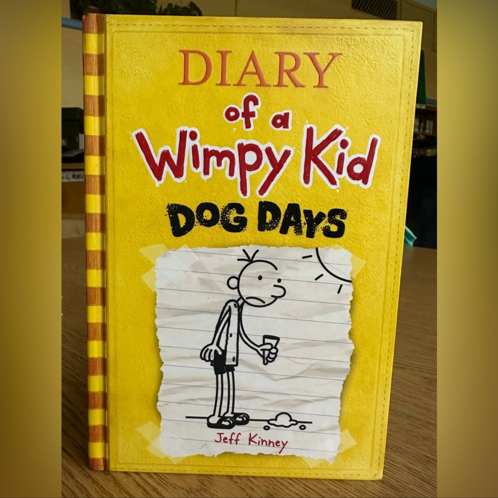 Diary of a Wimpy Kid: Dog Days (Book #4)