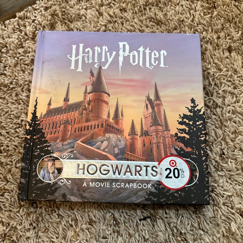 Harry Potter: Hogwarts: a Movie Scrapbook