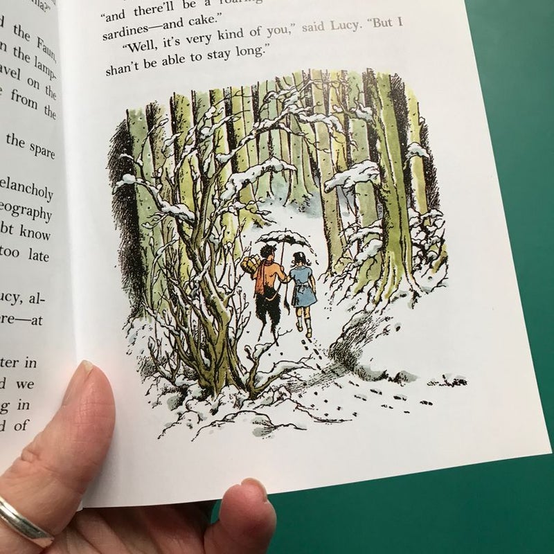 The Lion, the Witch and the Wardrobe: Full Color Edition