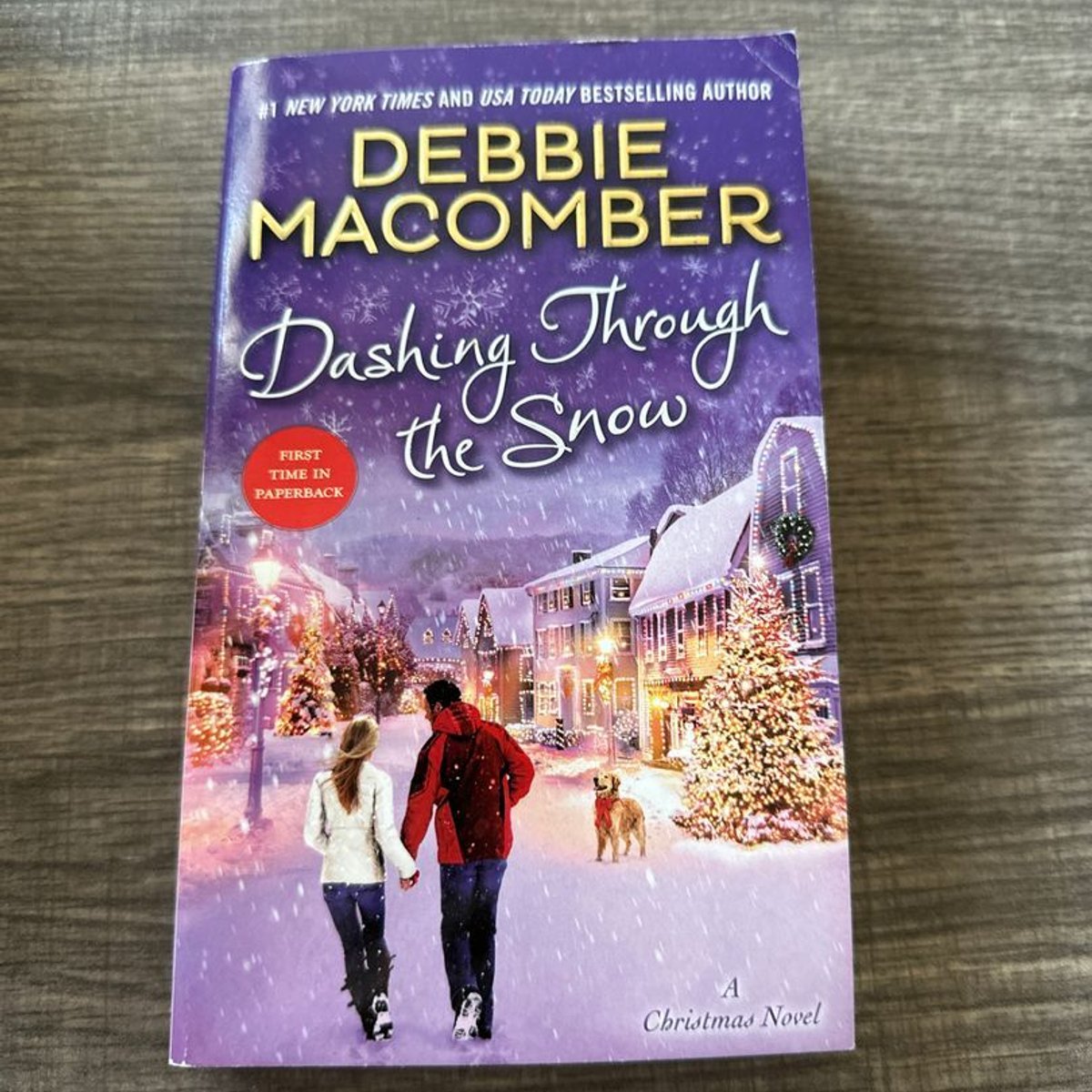 Dashing Through the Snow by Debbie Macomber, Paperback | Pangobooks