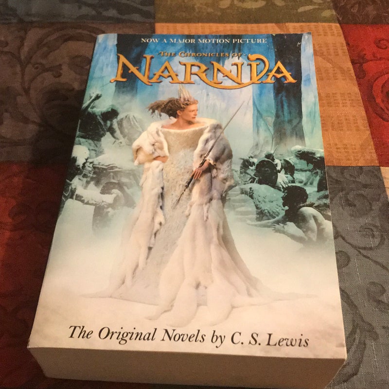 The Chronicles of Narnia Movie Tie-in Edition (adult)