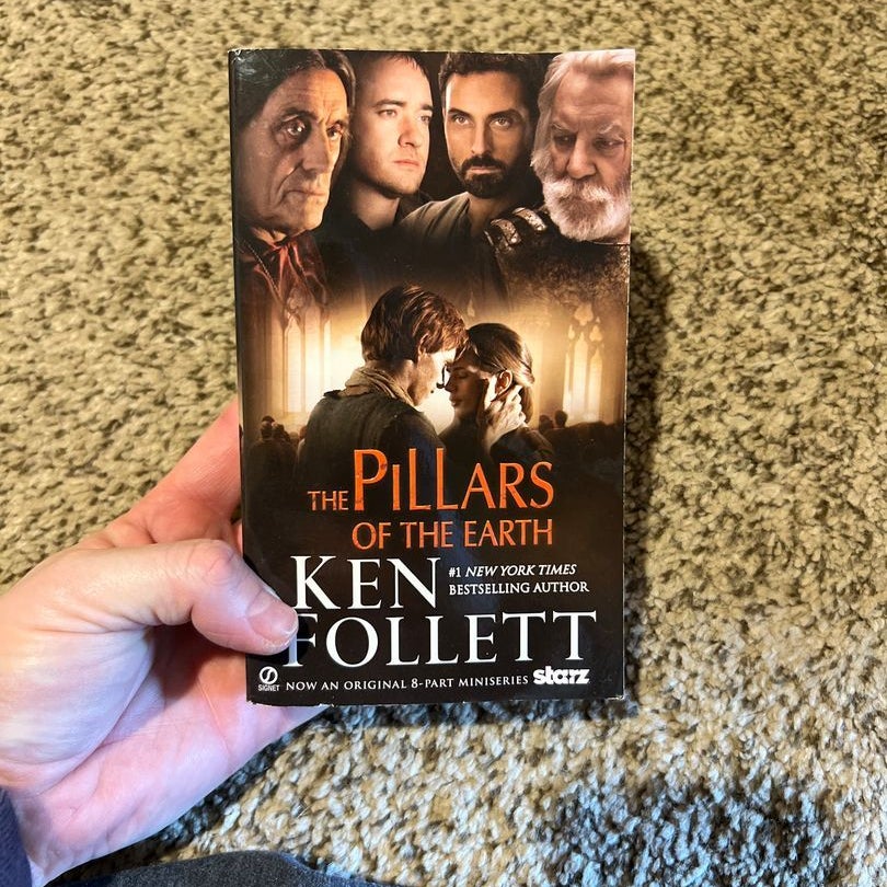 The Pillars of the Earth by Ken Follett, Paperback Pangobooks