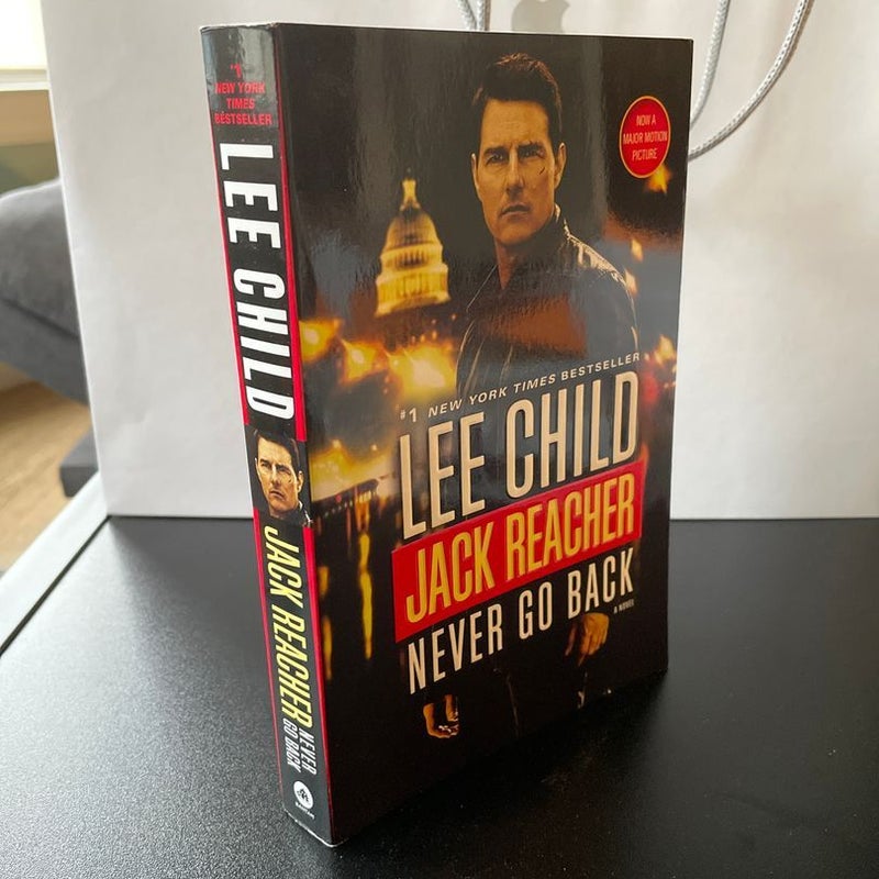 SIGNED by LEE CHILD! Jack Reacher: Never Go Back (Movie Tie-In Edition)