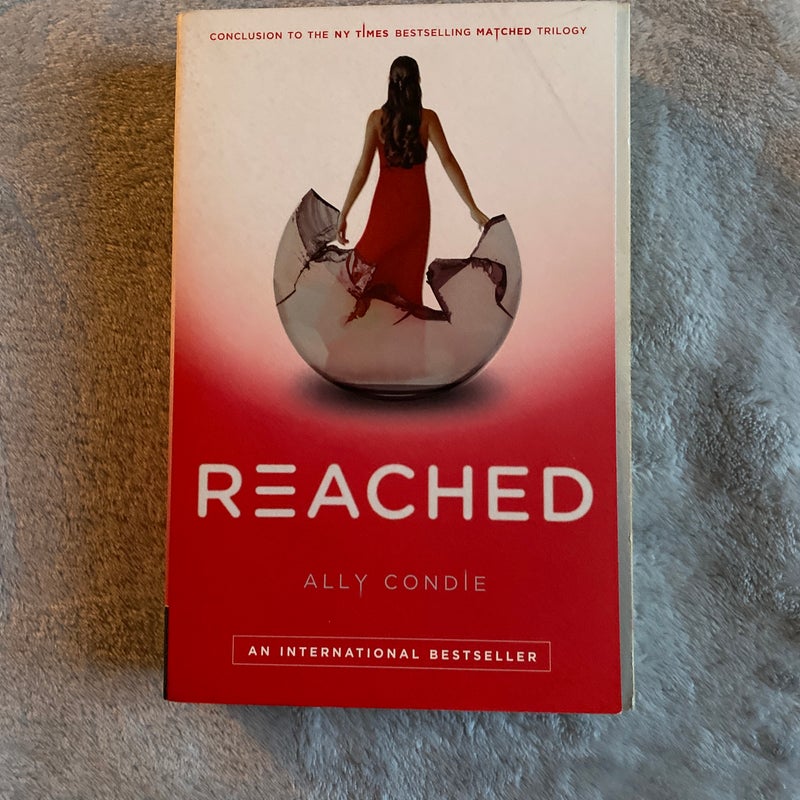 Reached by Ally Condie, Paperback | Pangobooks