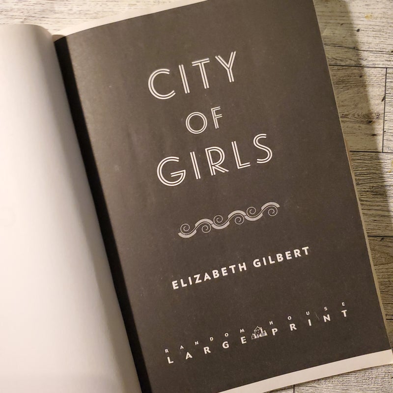 City of Girls (Large Print)