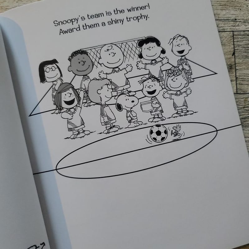 Peanuts: Snoopy Loves to Doodle by Charles M. Schulz