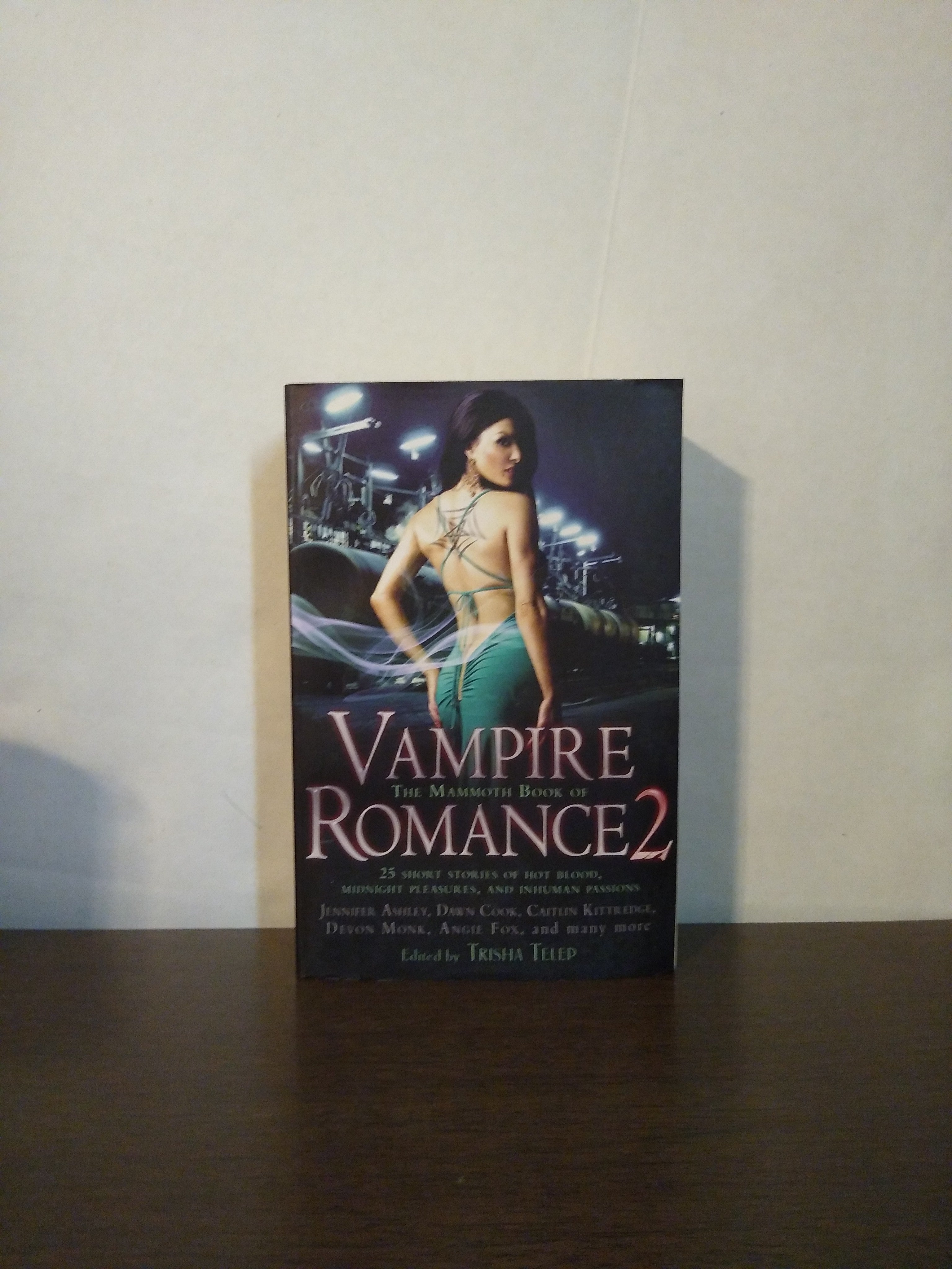 The Mammoth Book of Vampire Romance 2