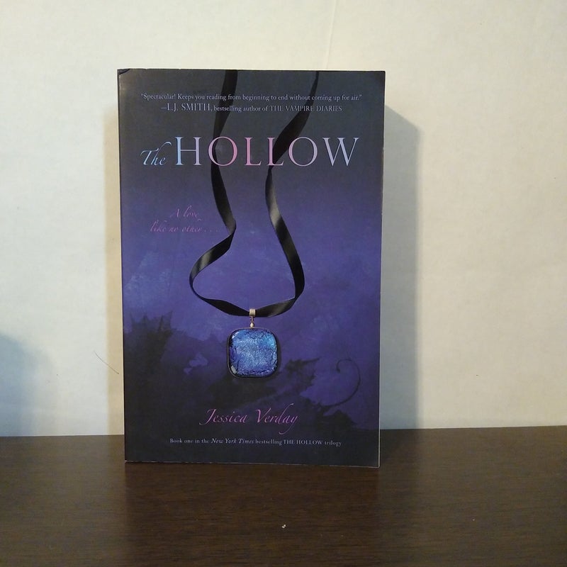 The Hollow (The Hollow, #1)