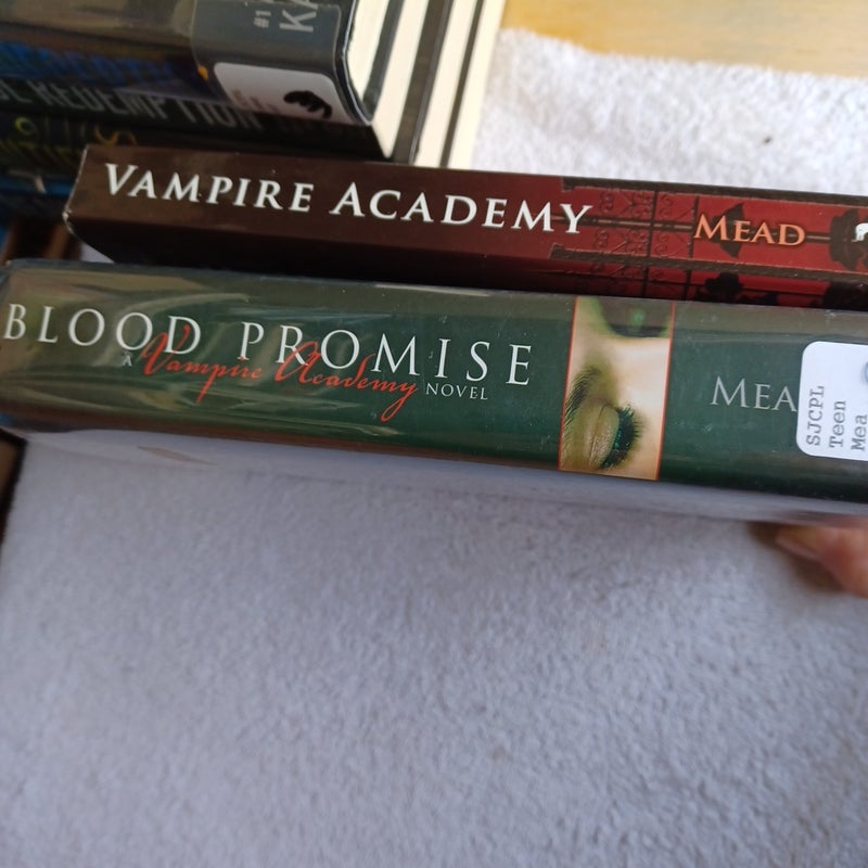 Blood Promise & Vampire Academy 