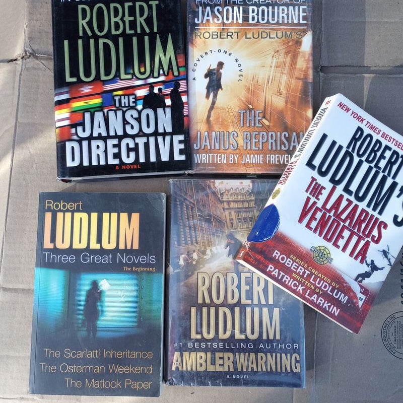 Robert Ludlum bundle