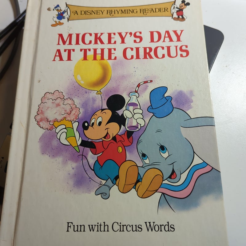 Mickey's day at the circus