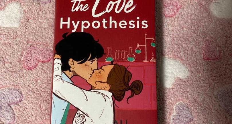 Dustjacket the Love Hypothesis Ali Hazelwood 