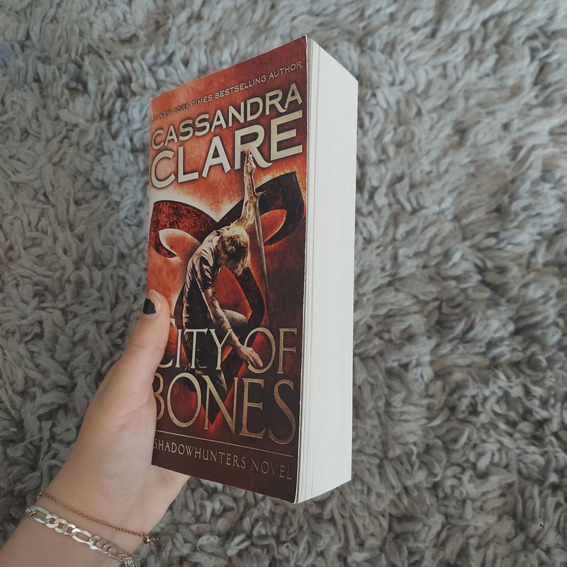 City of Bones (Pocket Book)