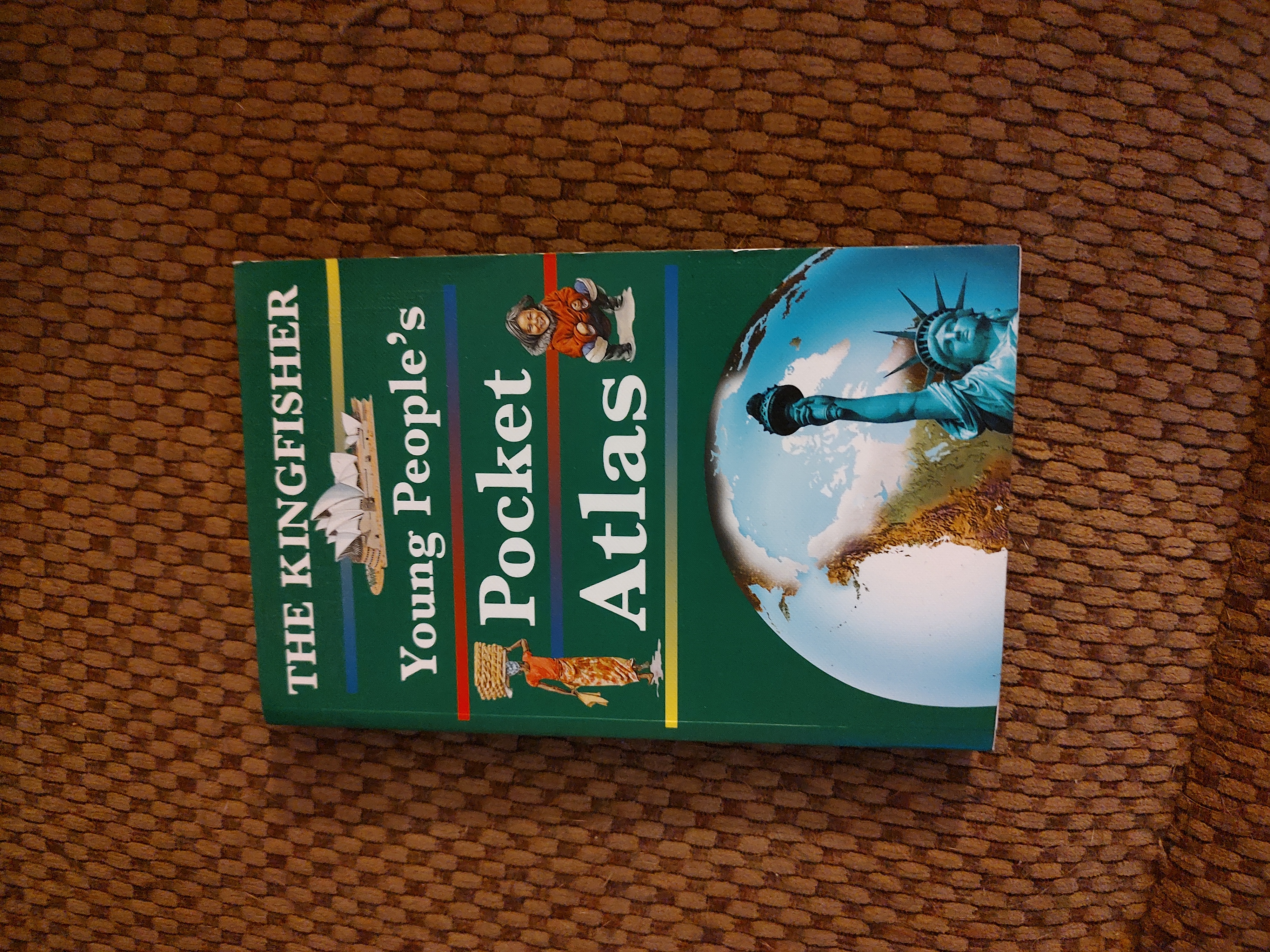 The Kingfisher Young People's Pocket Atlas