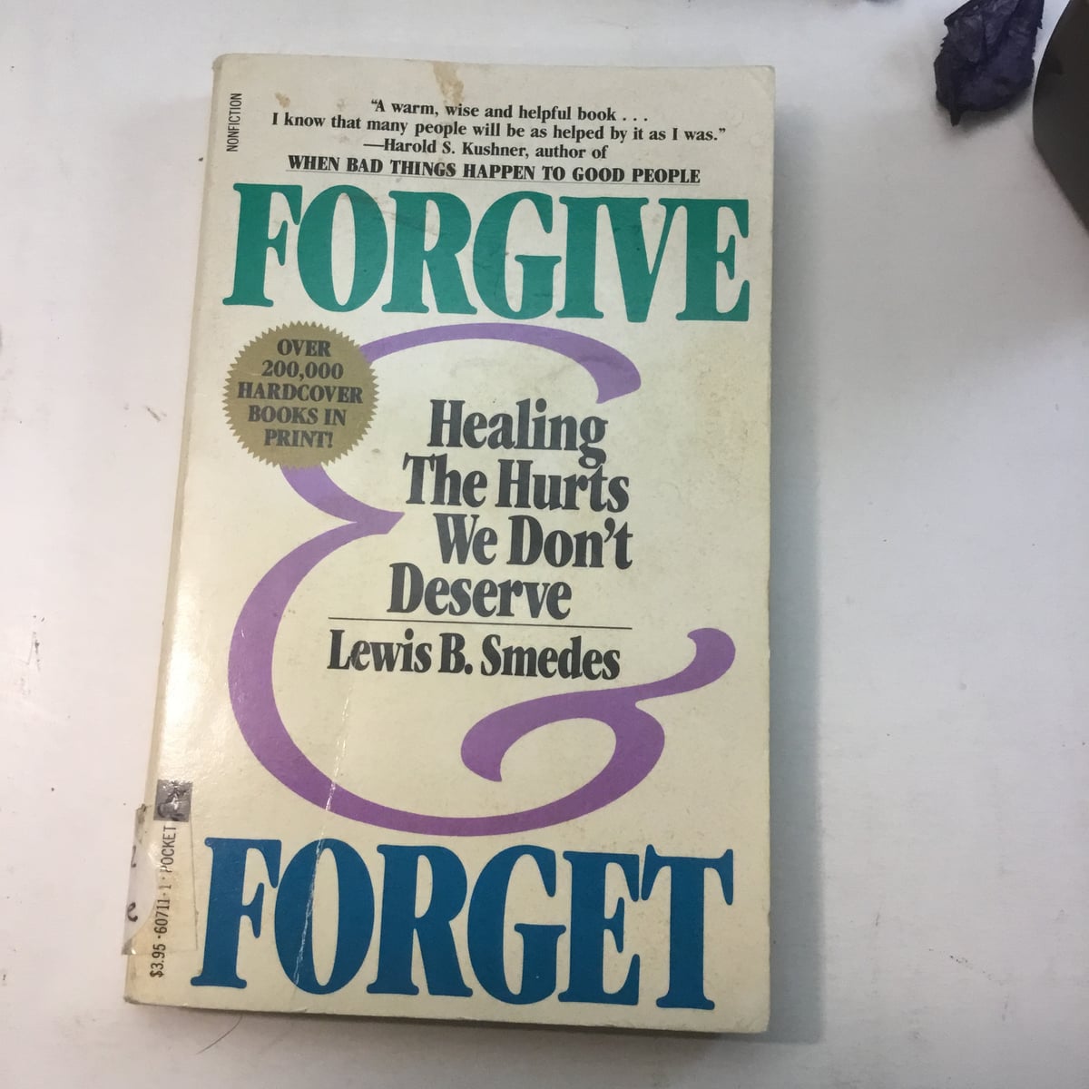Forgive and forget by Lewis B. Smedes, Paperback | Pangobooks