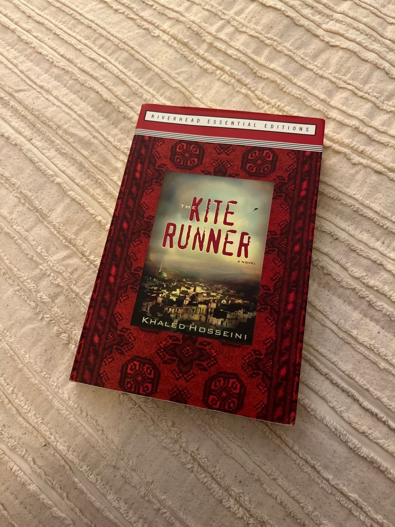 The Kite Runner (Essential Edition)