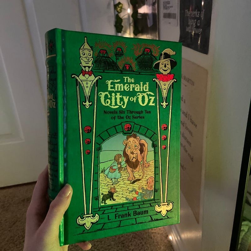The Emerald City of Oz (Novels Six Through Ten of the Oz Series) Special Edition 