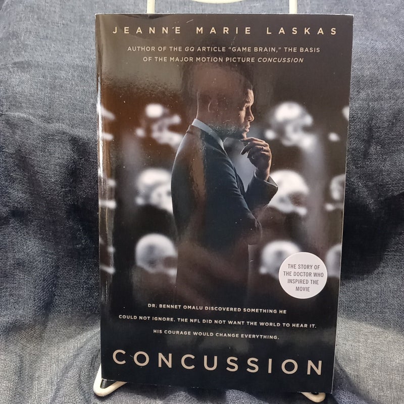 Concussion (Movie Tie-In Edition)