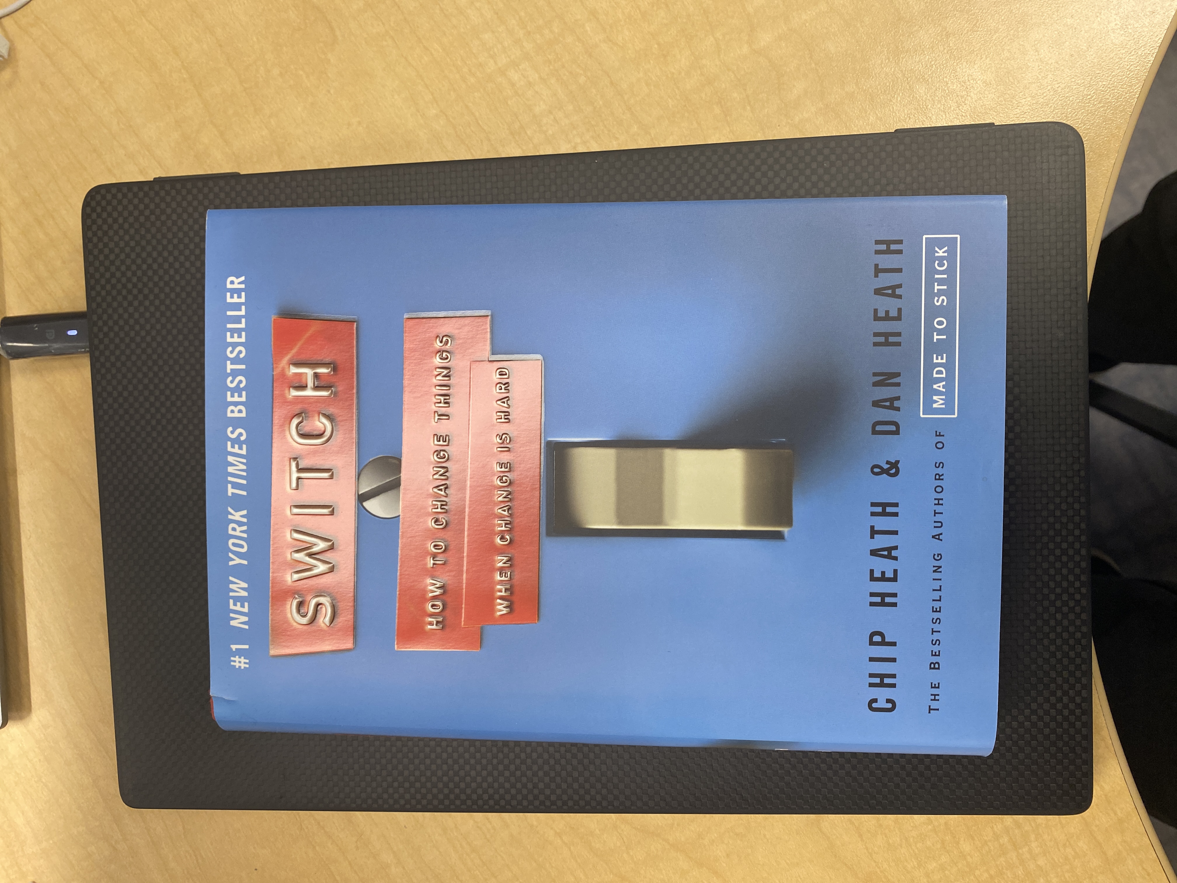 Sale image for cba00be0-2d10-41b9-87b6-fcfd2b7b40dd-J4E0HLph6FVlwGFFesTwADL3jol2